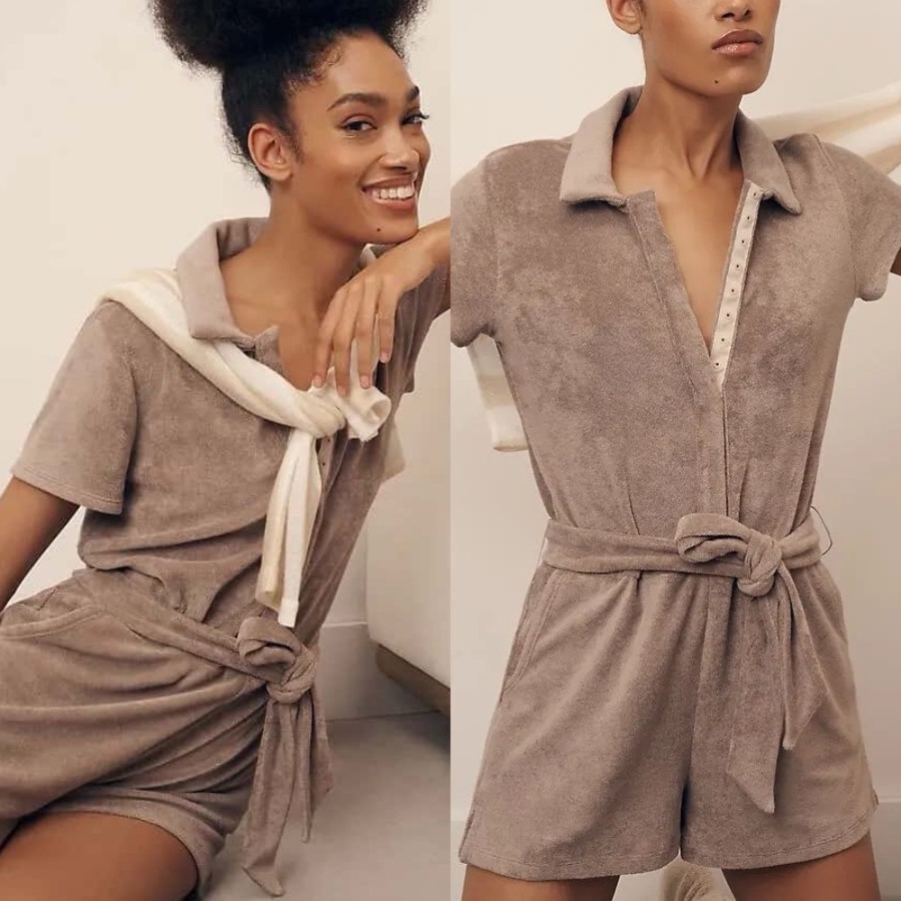 BEYOND YOGA Tropez Taupe Tie Waist Short Sleeve Romper Jumpsuit